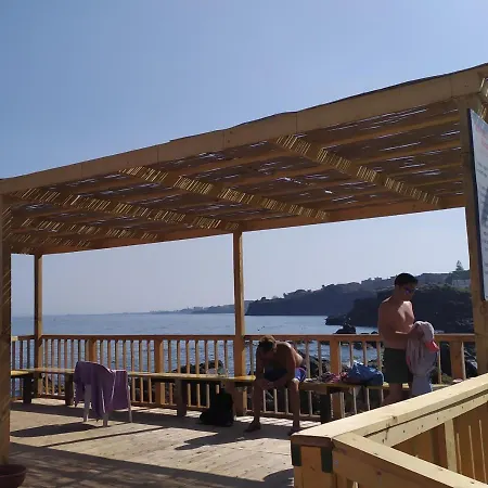 Oda ve Kahvaltı Nero Basalto Azzurro Mare 2*