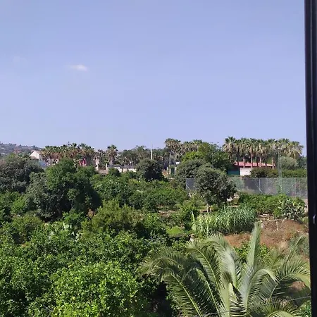 Oda ve Kahvaltı Nero Basalto Azzurro Mare Aci Castello