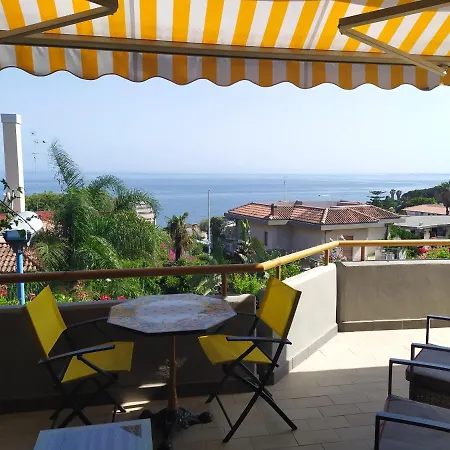 Nero Basalto Azzurro Mare Bed and breakfast
