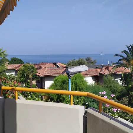 Bed & Breakfast Nero Basalto Azzurro Mare 2*