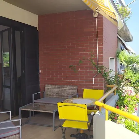 Nero Basalto Azzurro Mare Bed and breakfast