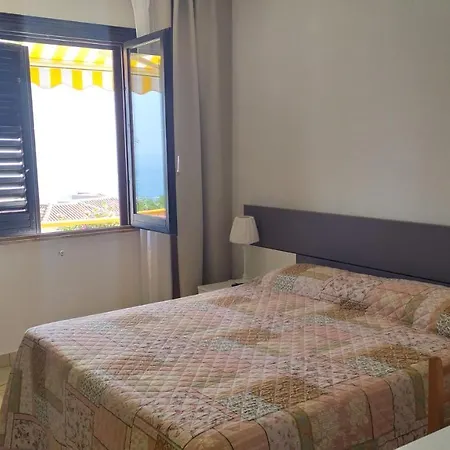 Nero Basalto Azzurro Mare Bed & Breakfast Aci Castello