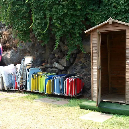 Bed & Breakfast Nero Basalto Azzurro Mare Aci Castello