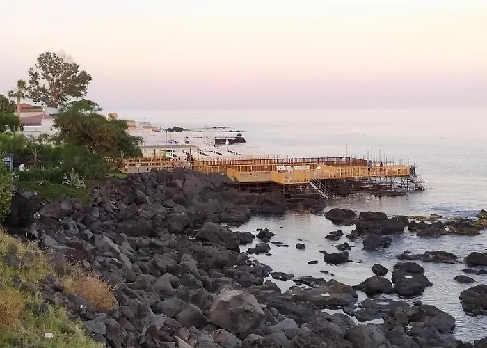 Nero Basalto Azzurro Mare Bed and breakfast