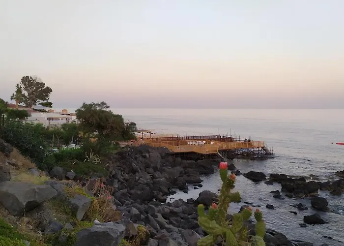 Bed and breakfast Nero Basalto Azzurro Mare 2*